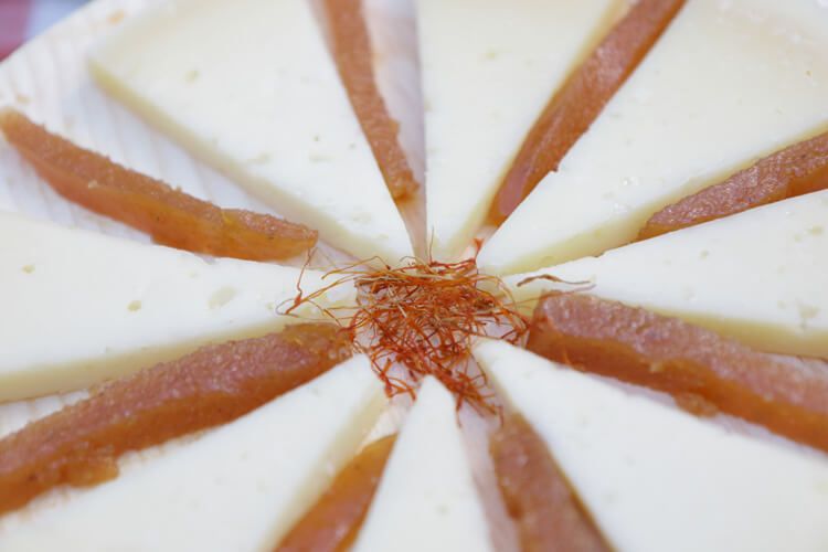 Queso-manchego-membrillo-y-azafrán
