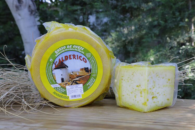 Comprar-quesos-manchegos-online-Queso-de-oveja-manchego-en-aceite