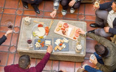 Tablas de quesos y embutidos para disfrutar entre amigos